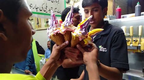 The brand was introduced for the first time in bhopal, the capital of madhya pradesh and since last forty years have established a good name for itself in the ice cream industry. ICE CREAM PALOUR | Dry Fruit Ice Cream | Street Food of ...