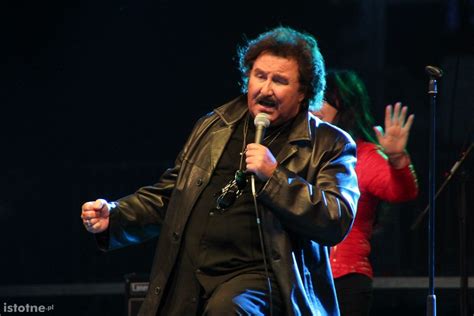 Aktywność krawczyka w zespole trubadurzy trwała 10 lat. Krzysztof Krawczyk zagrał koncert w Bolesławcu ...