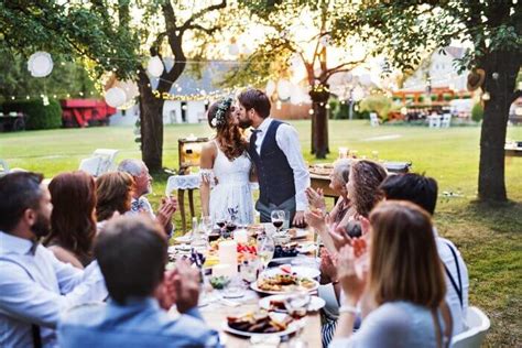 Check spelling or type a new query. Gartenhochzeit: Die 15 besten Tipps, Ideen & Beispiele zum ...
