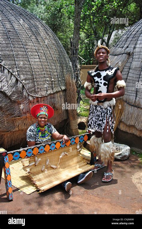 Pareja En Zulú Aldea Cultural Lesedi African Village Broederstroom