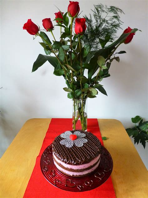 For this reason, the traditional gifts for this occasion include homeware or apparel featuring made from lace or featuring lace inserts. CakeSophia: 13th wedding anniversary cake