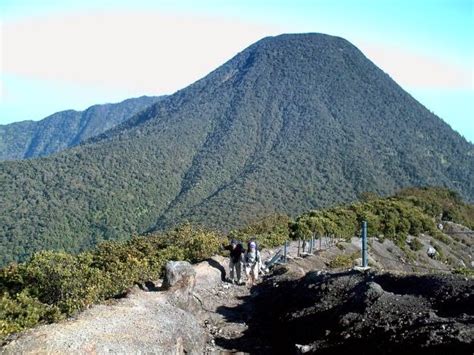 Gunung Gede Pangrango Kembali Dibuka Untuk Pendakian Gembel Adventure