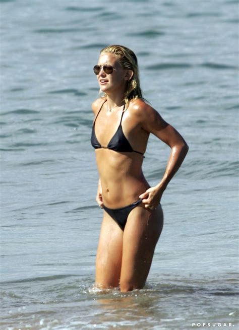 Kate Enjoyed The Beaches Of Maui In A Black Bikini In September Kate Hudson Bikini