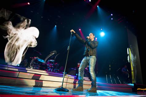 Hai delle isole negli occhi: Hai Delle Isole Negli Occhi - Tiziano Ferro musica e video