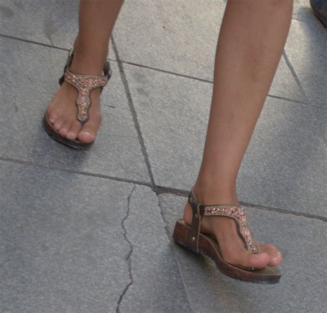 candid turkish girls feet sexy turkish girl candid pretty feet and face
