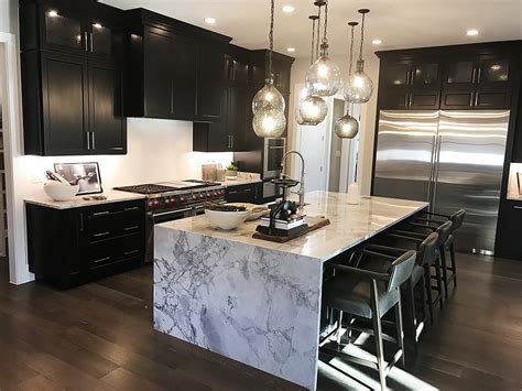 Here we show you the range of materials, how to decorate a kitchen with white. White Fantasy Kitchen Countertops - Granite Countertops | Quartz Countertops. Best quality ...