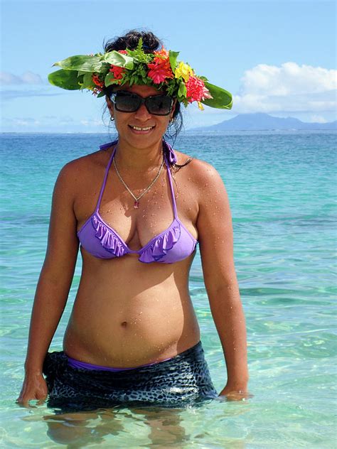 Beautiful Polynesian Woman With Floral Hat Photograph By