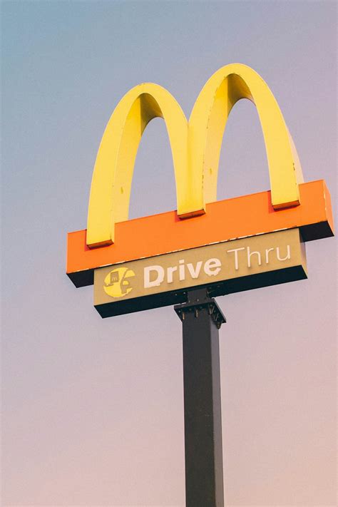 Drive Thru Pictures Hd Download Free Images On Unsplash