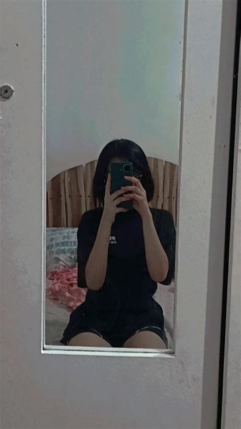 Mirror Shot Girls Mirror Blurred Aesthetic Girl Mirror Shot Hair Mirror