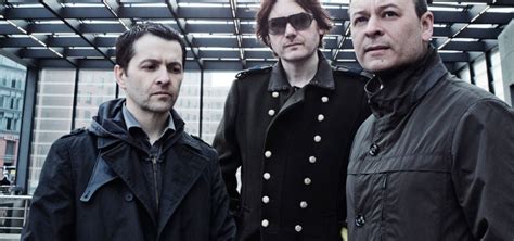 manic street preachers umumkan album baru ‘resistance is futile superlive