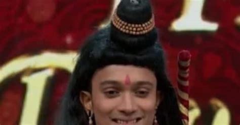 Rishi Singh Ram Look In Indian Idol 13 इंडियन आइडल 13 में राम बनकर पहुंचे कंटेस्टेंट ऋषि सिंह