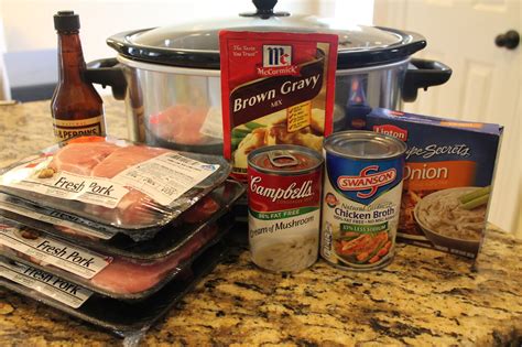 Stir in sour cream and combine. Slow Cooker Pork Chops and Gravy