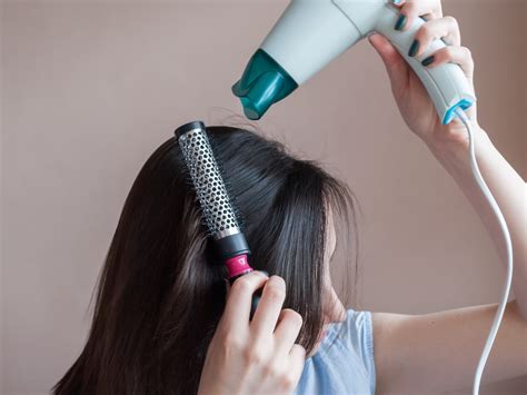 This useful short video explains precisely how it's done, and will help you get. How to Straighten Your Hair Without a Flat Iron: 3 Steps