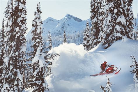 2020 Ski-Doo 850 Summit X with Expert Package | SnoWest Magazine