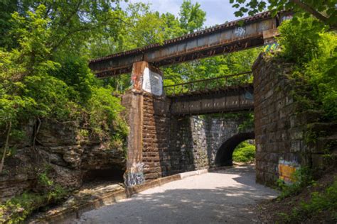 Hiking The Surprisingly Awesome Seldom Seen Greenway In Pittsburgh