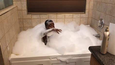 Omg Bubble Bath Bubble Overload 🛁🛁🛁😱 Youtube