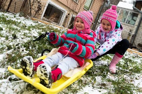 15 Best Snow Sleds For Kids Andtoddlers 2022 Reviews Mom Loves Best