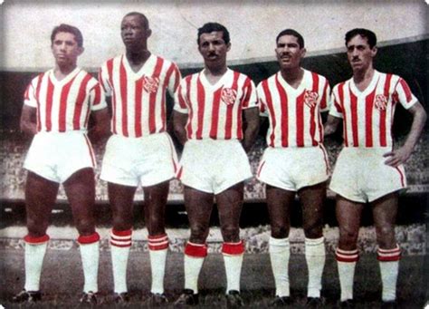 Poco antes de la copa del mundo pasó al bangu, donde también iba a ser figura y. ANOTANDO FÚTBOL *: BANGU * PARTE 2