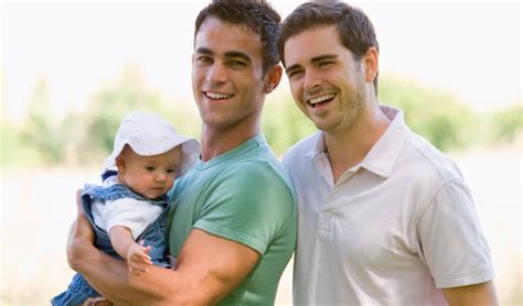 Sì Alla Maternità Surrogata Per Una Coppia Gay è La Prima In Italia