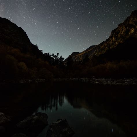 Download Wallpaper 2780x2780 Lake Mountains Night Starry Sky Dark