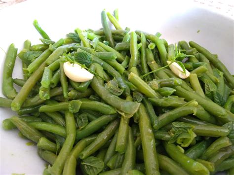 Buoni, freschi e facili da cucinare: Insalata di fagiolini lessi con aglio e menta - Curarsi ...