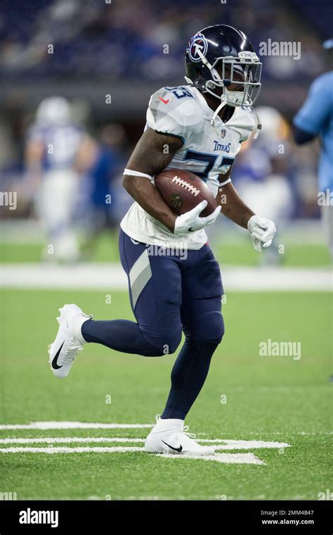 Tennessee Titans Running Back Dion Lewis 33 Warm Up Before The
