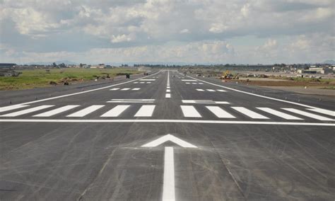 L'aeroporto di bergamo ha un unico terminal e un'unica pista di atterraggio/decollo a differenza di linate e malpensa che ne hanno entrambe 2. Dov'è finita la seconda pista dell'aeroporto di Catania?