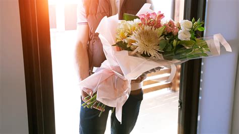 6 Flower Delivery Services For All Of Your Valentine S Day Needs