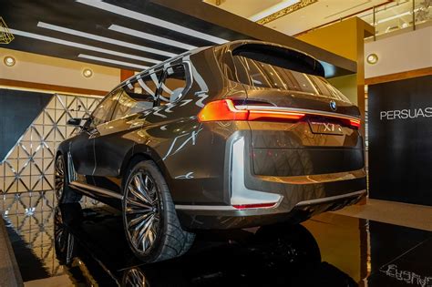 In looks, the bmw x7 is instantly recognizable with the large kidney grille with slim laserlights and led foglights. BMW Group Malaysia Shows Off Concept X7 - Autoworld.com.my
