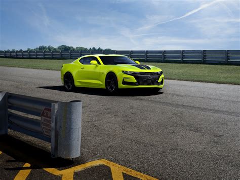 This is exactly the idea behind the latest pepsi max ad, in which gordon hoons a chevrolet camaro in the dealership's parking lot and in surrounding areas, with a desperate and helpless salesman screaming in the front. Jeff Gordon Pranks Car Salesman in Pepsi "Test Drive" Ad ...