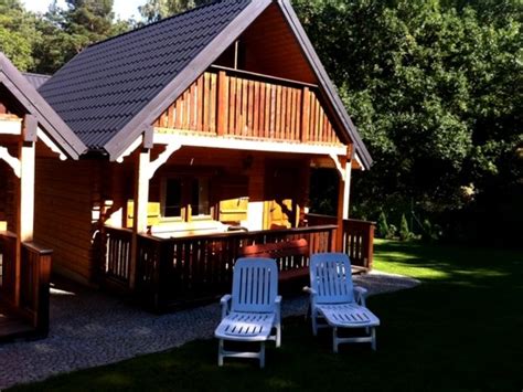 Porównano 384 dostępnych noclegów, znalezionych na 5 stronach rezerwacyjnych. De Luxe Domki z bali, Pokoje Gościnne Jarosławiec