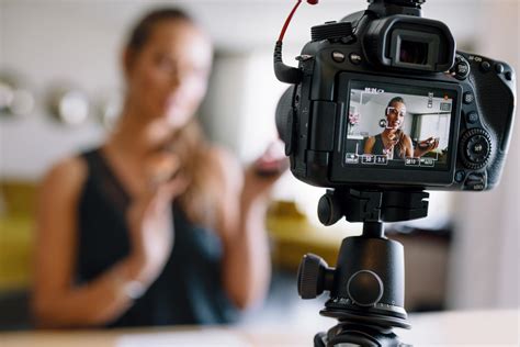 Top 6 Vlogging Cameras For Creating Videos Fortress Of Solitude