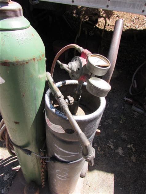 If you do got the cl route, make sure they are private cylinders (meaning no company markings on the cylinders ), when it comes time to fill , they usually just exchange them. Lot Detail - OXY/ACETYLENE TANKS ON CART WITH HOSE - AT ...