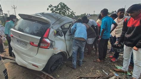 एसटी बसने कट मारल्याने पुणे सोलापूर राष्ट्रीय महामार्गावर अपघात