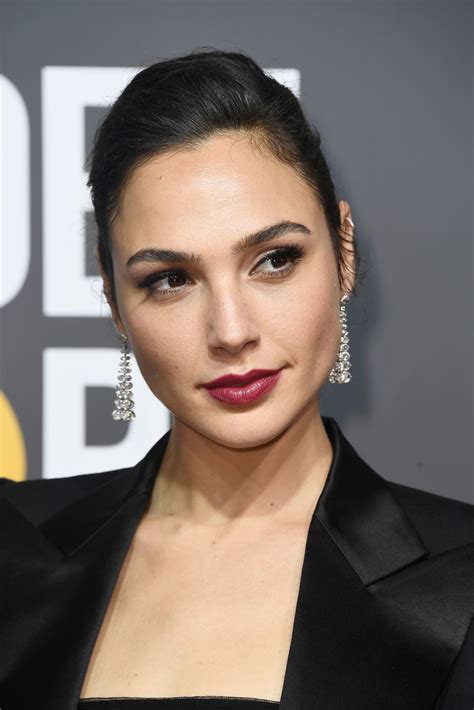 Gal gadot totally embraces her natural skin online and often shares pics of herself without makeup. Gal Gadot wore $6 Revlon lipstick at the 2018 Golden Globes