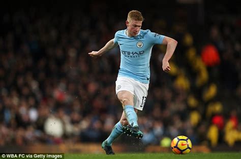 Man City Star Kevin De Bruyne Passing Video Goes Viral Daily Mail Online