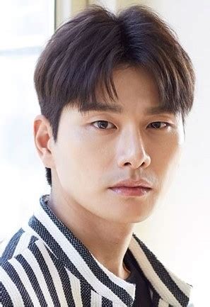 Lee Yi Kyung Hotel Del Luna / Tvn S New Weekend Drama Hotel Del Luna