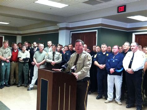 Etowah County law enforcement turns out in force to oppose proposed gun
