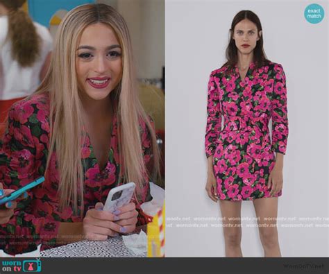 Josie totah will star in an upcoming reboot of 'saved by the bell'. WornOnTV: Lexi's pink floral print blazer on Saved By The Bell | Josie Totah | Clothes and ...