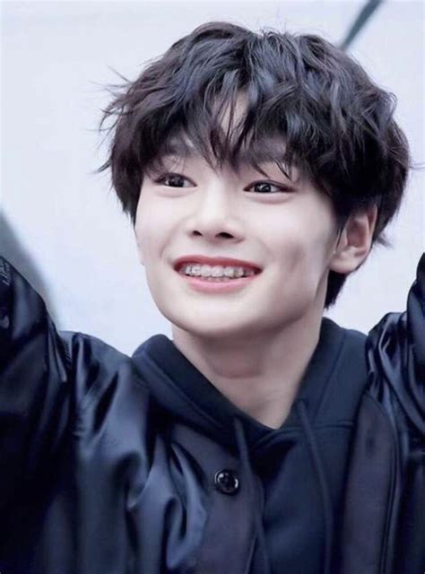 My Stray Kids Bias Is Jeongin ️ Who Is Your Bias Write In The Comments