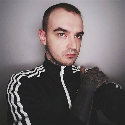 His birthday, what he did before fame, his family life, fun trivia facts, popularity rankings, and more. Pioneiro entre os youtubers, PC Siqueira leva podcast ao ...