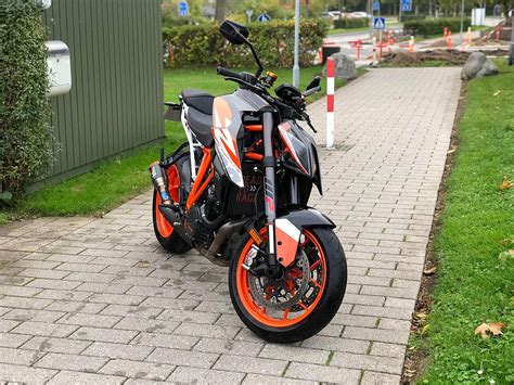 Per quanto riguarda la super duke, dovrebbe montare un motore bicilindrico (lo stesso che sarebbe gila1928, casalnuovo di napoli (na). Ducati Monster 1200 Vs Ktm Super Duke 1290 ~ Moto250x