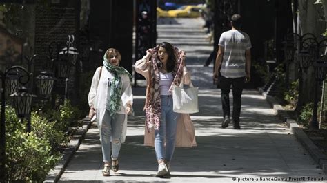 یک زن پس از درگیری با یک روحانی بازداشت شد ایران Dw آلمان اینفو