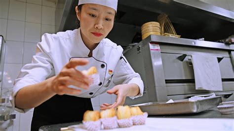 Chinese Pastry Chef Unveils How To Make Fried Spiral Pancakes Cgtn