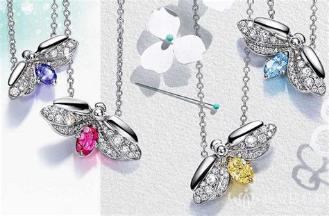 These striking tiffany paper flowers® firefly pendants come alive with vibrant rubellites and pavé diamond wings. Tiffany（蒂芙尼）推出 Paper Flowers 新作：宝石萤火虫 - 我爱钻石网官网