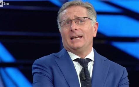 Paolo bonolis (tv show host) was born on the 14th of june, 1961. Sanremo 2019 con Paolo Bonolis? Lui risponde lanciando ...