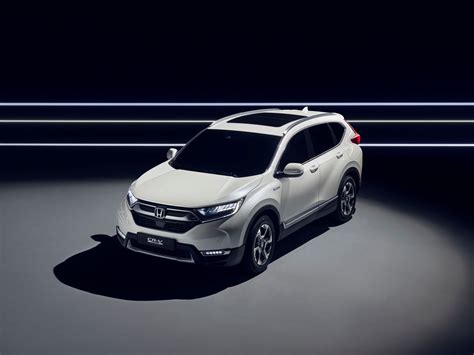 Honda Cr V Wil Also Become A Hybrid Driving Plugin