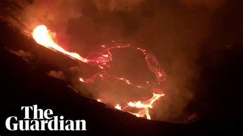 Kilauea Volcano Erupts On Hawaiis Big Island Youtube