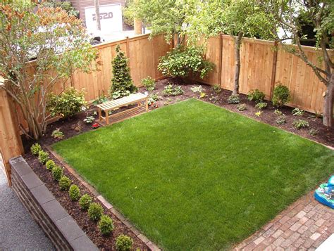 Backyard landscaping designs, Landscaping along fence, Front yard
