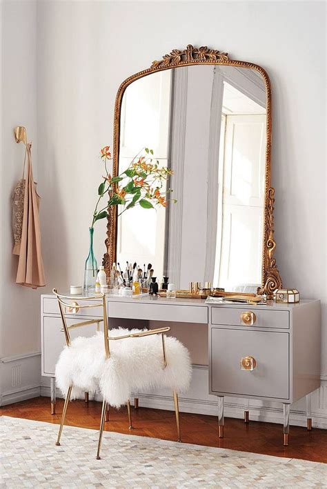 Some like modern designs, others find antiques really charming and so on. 20 Makeup Vanity Sets and Dressers to Complete your Dream ...